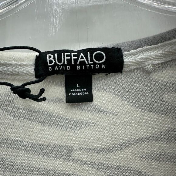 NWT 2 Buffalo David Bitton Green Star Zebra Print Sweaters shirts women's large - Picture 3 of 3